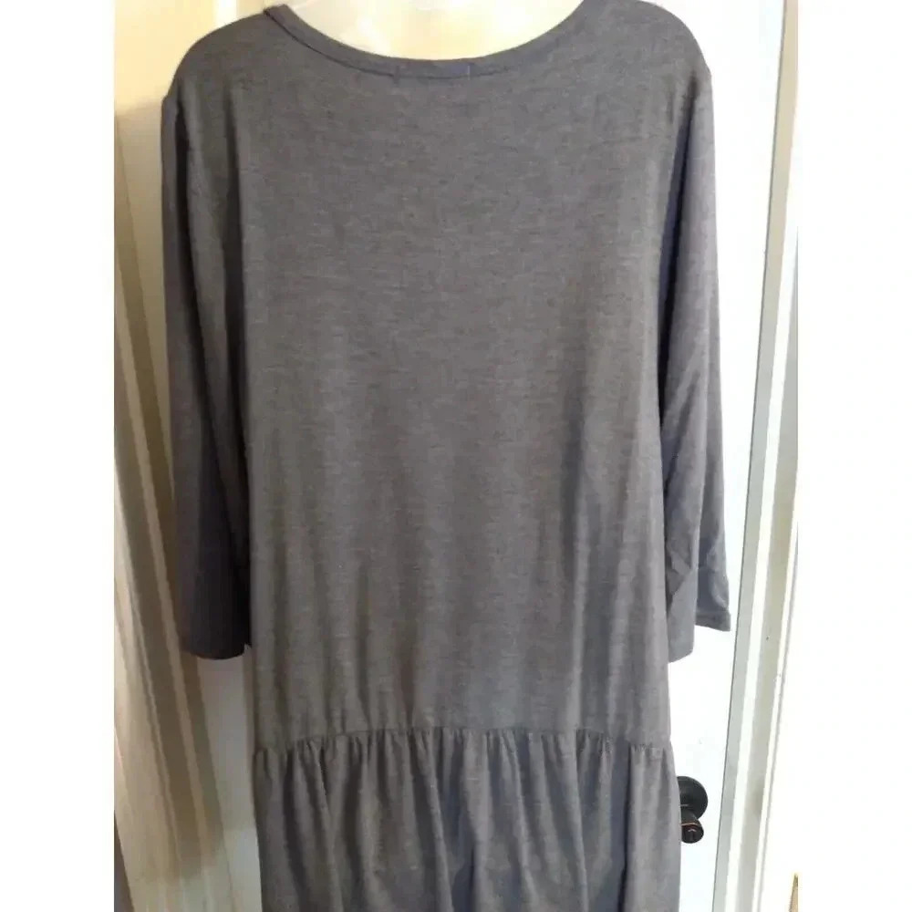 Annabelle Top Gray Ruffled Hem Stretch Sz 2XL Bust 44 Length 32 - Picture 5 of 10
